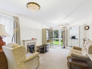 LOUNGE- click for photo gallery